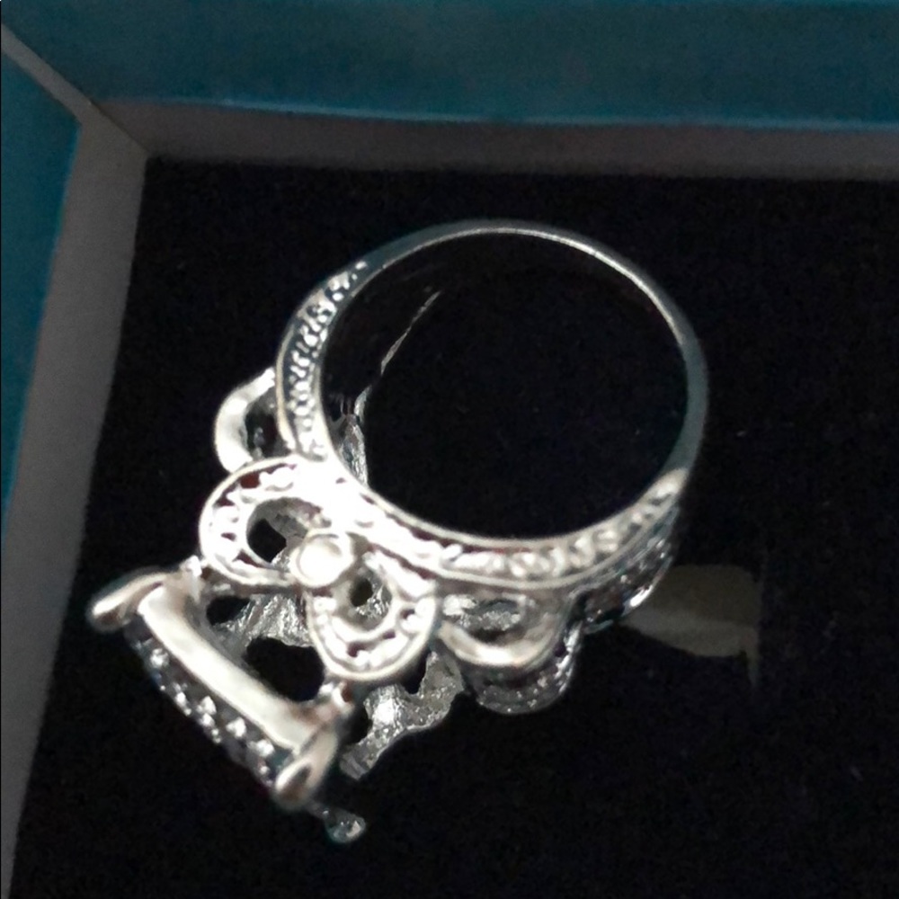 Ring - Picture 3 of 3